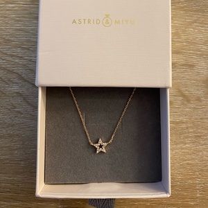 Astrid & Miyu necklace - Color rose gold